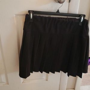 pleated skirt